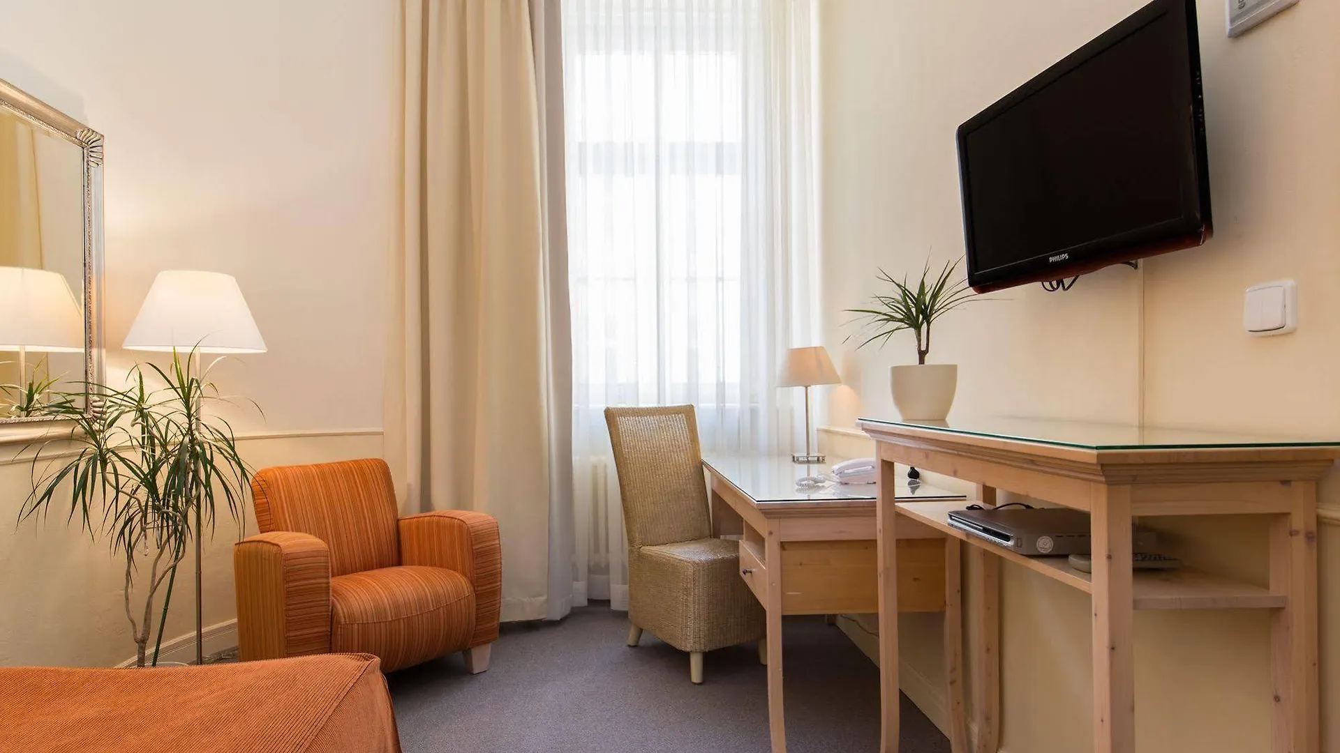 Unitas Hotel Prague 4*,