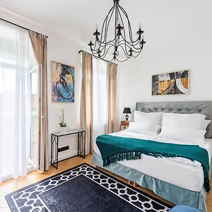 Apartment Luxury With A Balcony And A Terrace, Prague