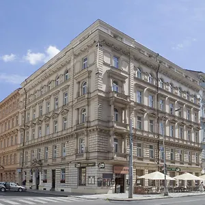 3* Otel Atos