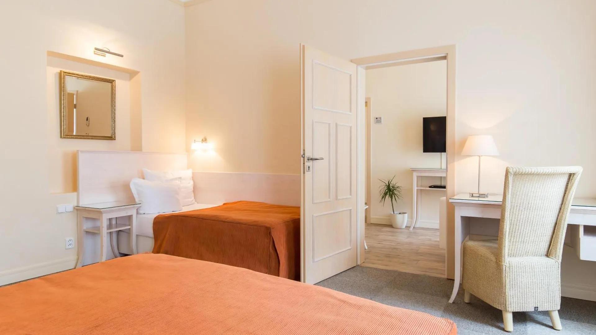 Unitas Hotel Prag 4*,