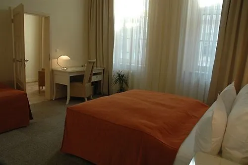Unitas Hotel Prag 4*,