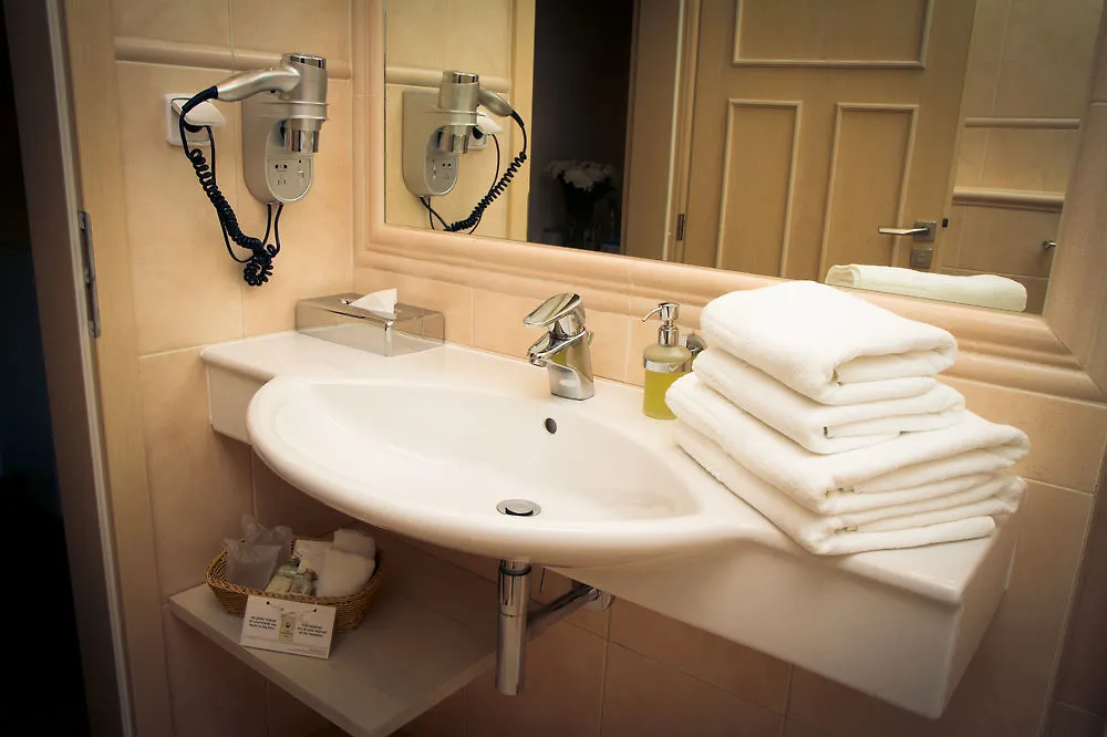 Unitas Hotel Prag 4*,